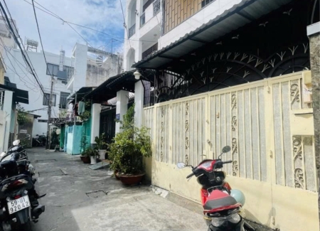 Bán nhà hẻm xe hơi trung tâm Quận 10 – Gần Nhà hát Hòa Bình, 45m², sổ vuông đẹp
