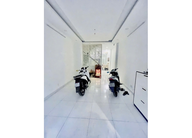 B&aacute;n nh&agrave; phố hẻm xe hơi Cao Thắng, Quận 10 &ndash; 5PN, 3 lầu, sổ hồng ri&ecirc;ng